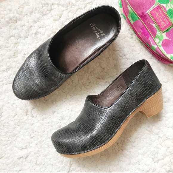 Dansko: Pewter Marisol Medical/Dental/ CNA Clogs - Picture 10 of 10